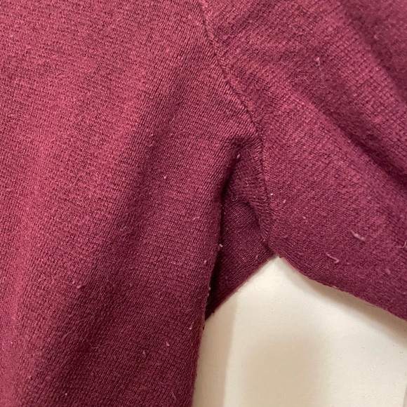 Gap maroon crew neck sweater - Picture 2 of 4